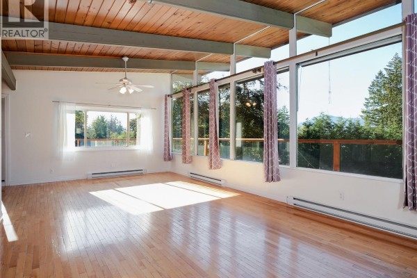 Living room - 1648 Grant Rd, Duncan, BC V9L5N7 Photo 3
