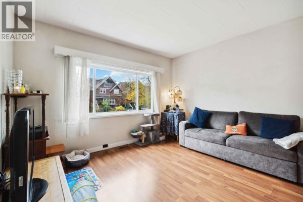 1649 Grant Street, Vancouver, BC V5L2Y4 Photo 2