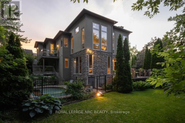 164a Lakeshore Road, St  Catharines, ON, photo 2