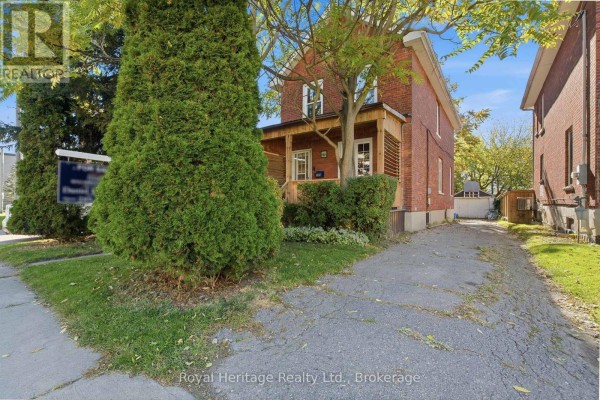 Dining room - 165 Colborne Street, Oshawa, ON L1G1M3 Photo 2