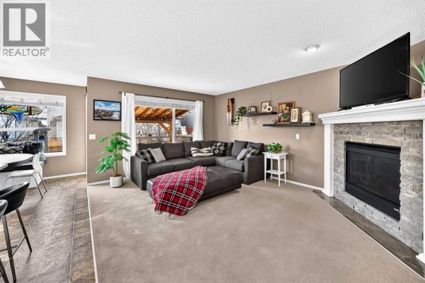 Living room - 165 Covehaven Gardens Ne, Calgary, AB T3K6A2 Photo 4