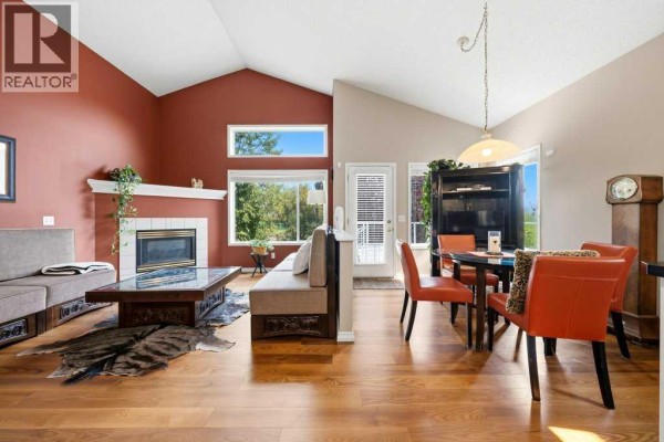 Family room - 165 Douglasview Rise Se, Calgary, AB T2Z2H8 Photo 4