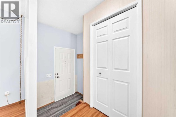 Bedroom - 165 Marbrooke Circle Ne, Calgary, AB T2A2W4 Photo 5