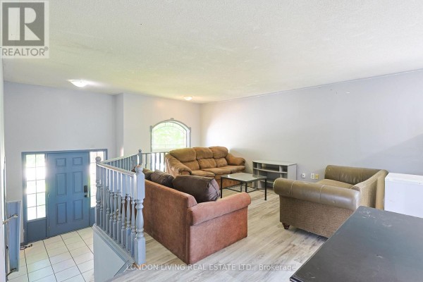 165 Thurman Circle, London East, ON, photo 3