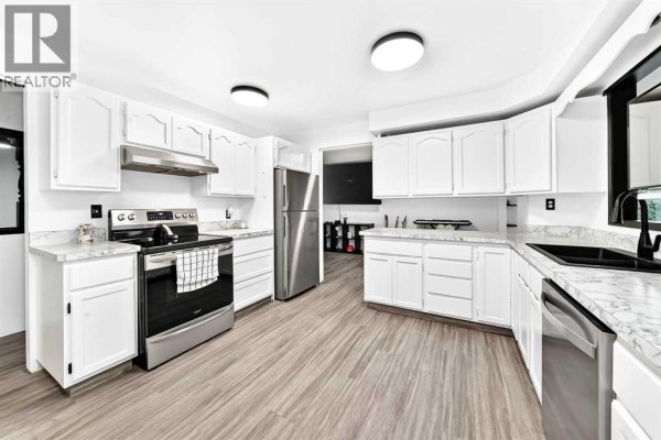 Primary Bedroom - 165 Wilson Crescent, Red Deer, AB T4N5V6 Photo 5