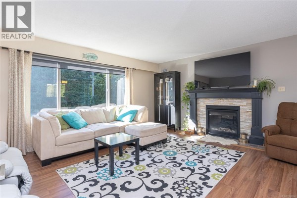 Den - 1650 Yeo St, Nanoose Bay, BC V9P9C7 Photo 3