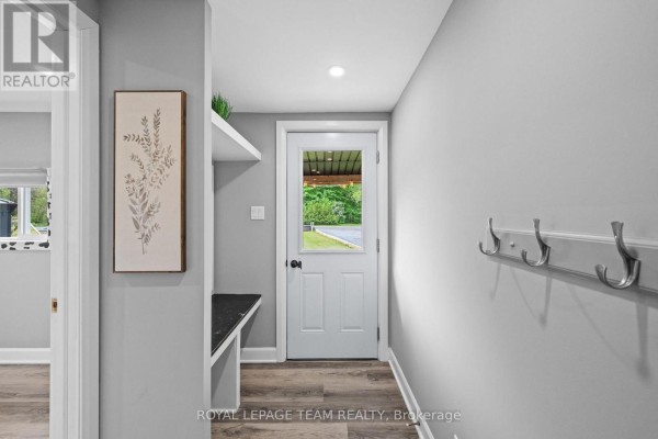 Mud room - 16509 Cedarvale Road, North Stormont, ON K0C1Y0 Photo 4