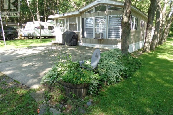 1652 Puddicombe Road Unit# 422, New Hamburg, ON, photo 2