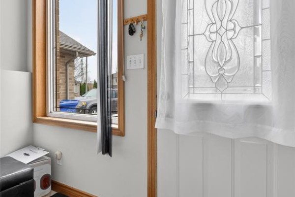 1652 Sagebrush Court, Windsor Photo 4