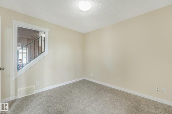Den - 16523 89 St Nw, Edmonton, AB T5Z3W8 Photo 5