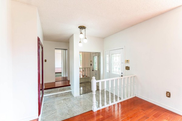 Primary Bedroom - 16524 116 St Nw, Edmonton, AB T5X3T8 Photo 4