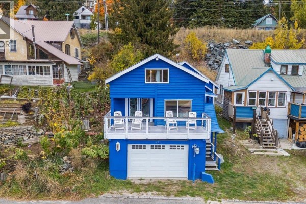 1653 Harasin Alley, Rossland