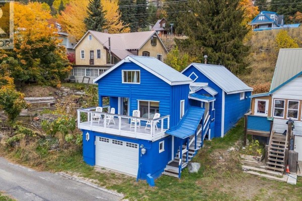 Loft - 1653 Harasin Alley, Rossland, BC V0G1Y0 Photo 2