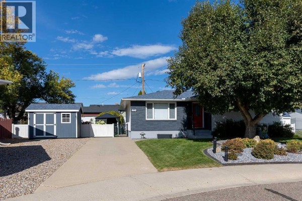 Kitchen - 1654 10 Avenue Ne, Medicine Hat, AB T1A6G5 Photo 2