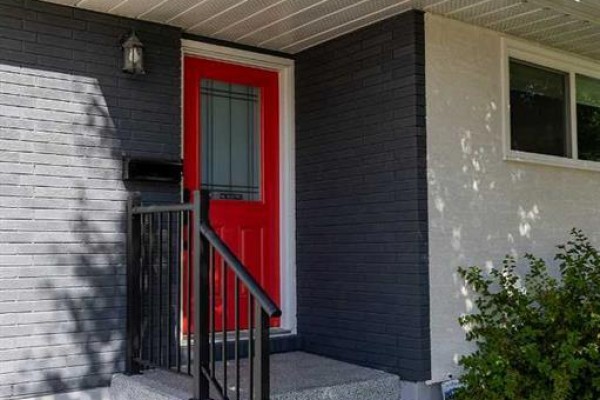 4pc Bathroom - 1654 10 Avenue Ne, Medicine Hat, AB T1A6G5 Photo 4