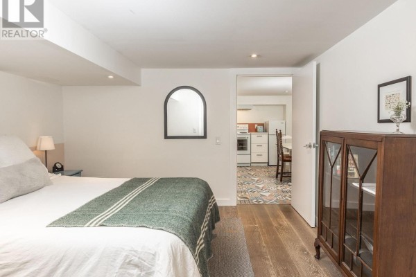 1654 Gerrard Street E, Toronto, ON M4L2A8 Photo 2