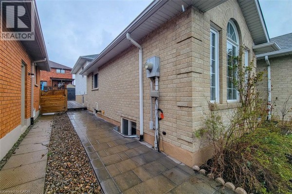 3pc Bathroom - 1654 Upper Wellington Street Unit# Lower Level, Hamilton, ON L9B2C2 Photo 3