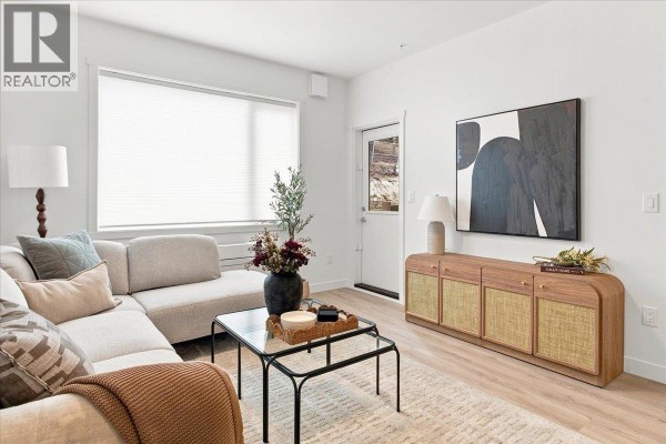 4pc Ensuite bath - 1655 Aberdeen Drive Unit# 206, Kamloops, BC V1S0C6 Photo 3