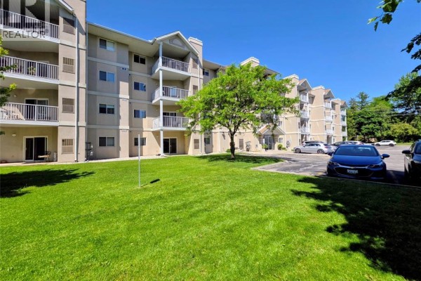 4pc Ensuite bath - 1655 Grand Marais Unit# 113, Windsor, ON N8E4W4 Photo 2