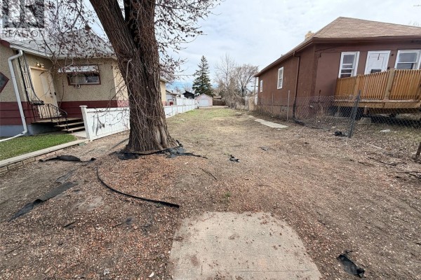 1657 Toronto Street, Regina, SK S4P1M3 Photo 5