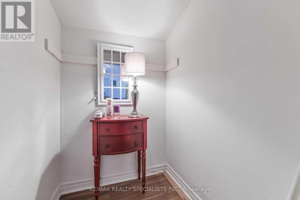 1659 Gerrard Street E, Toronto, ON M4L2A9 Photo 4