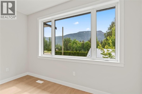 Family room - 166 2nd Avenue, Grindrod, BC V1E3J4 Photo 5