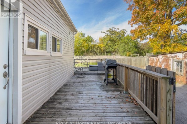 Family room - 166 Catharine Street, Belleville, ON K8P1M8 Photo 4