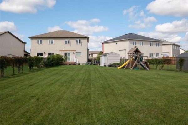 Living room - 166 Donna Wyatt Way, Winnipeg, MB R3W0H6 Photo 3