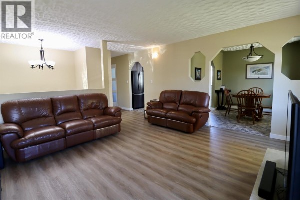Dining room - 166 Elgin Place, Prince George, BC V2M6X4 Photo 3