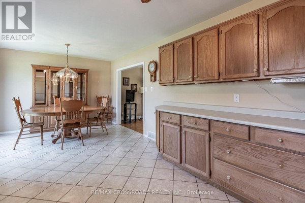 166 Elizabeth Crescent N, Whitby, ON L1N3R7 Photo 4