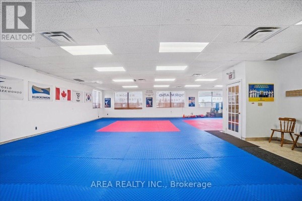 166 Highway 8, Hamilton, ON, photo 2