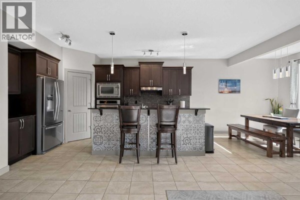 166 Hillcrest Circle Sw, Airdrie, AB, photo 2