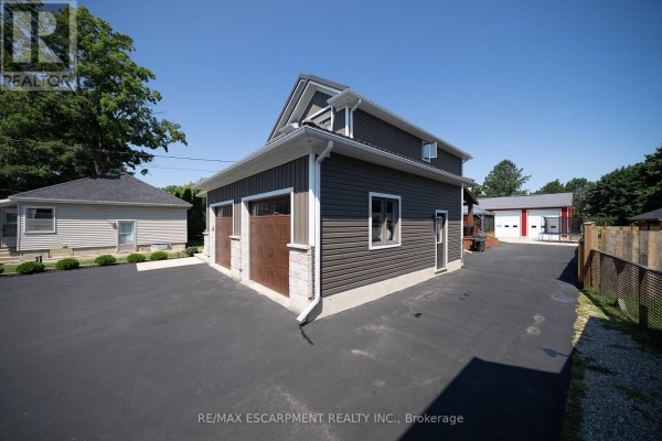 Primary Bedroom - 166 King Street, Brant, ON N0E1A0 Photo 4