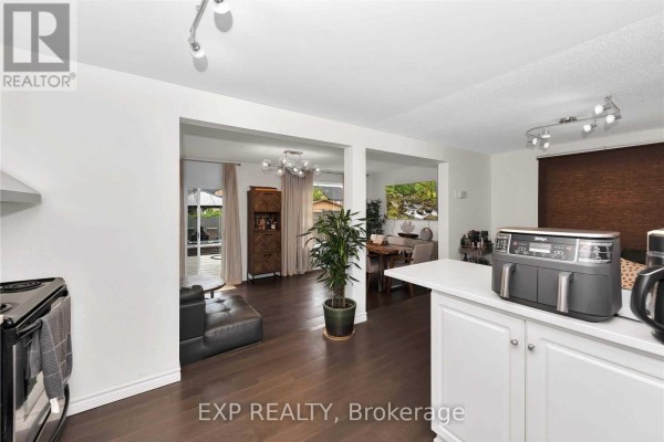 Laundry room - 166 Kovac Road, Cambridge, ON N1R7V8 Photo 5