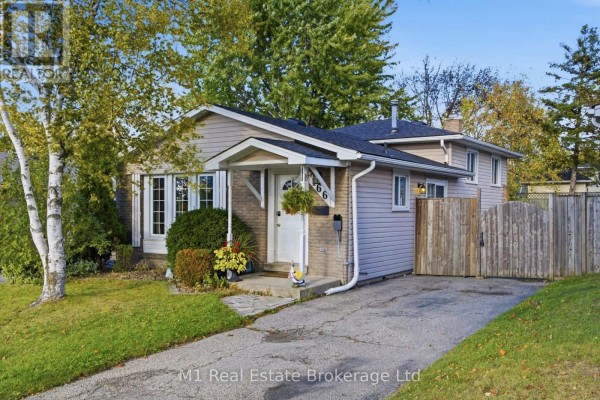 Bathroom - 166 Natchez Road, Kitchener, ON N2B3L2 Photo 2