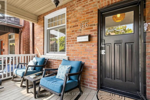Kitchen - 166 Rushton Road, Toronto, ON M6G3J1 Photo 3