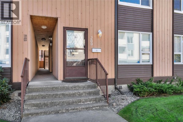 4pc Ensuite bath - 1660 Ufton Court Unit# 209, Kelowna, BC V1Y8G7 Photo 3
