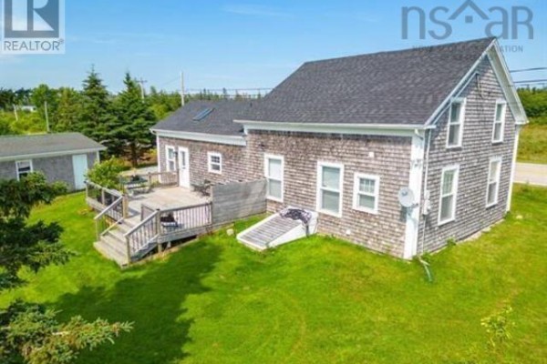 Living room - 1663 Highway 3, East Pubnico, NS B0W2A0 Photo 3