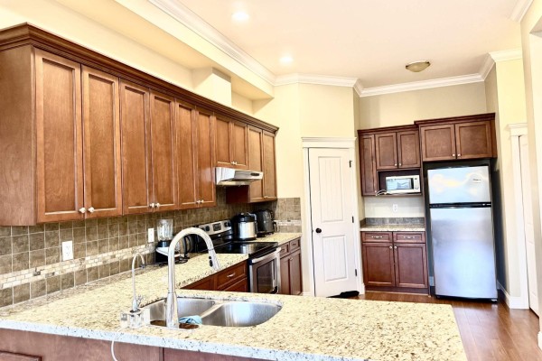 1664 King George Boulevard, Surrey, BC V4A4Z8 Photo 5