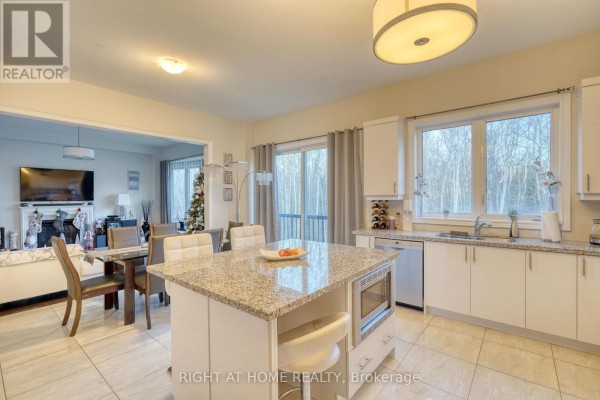 Kitchen - 1665 Emberton Way, Innisfil, ON L9S0N4 Photo 5