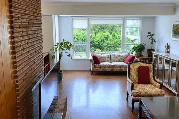 1665 Queens Ave Avenue, West Vancouver, BC V7V2X5 Photo 2
