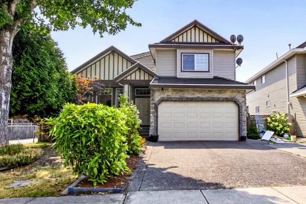 16688 63b Avenue, Surrey, BC V3S0W4 Photo 2