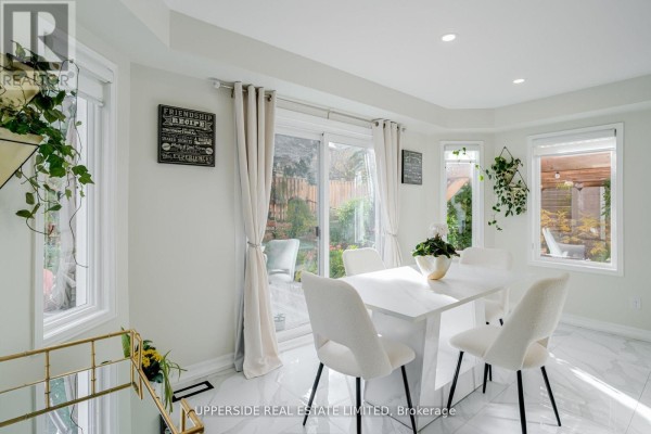 Dining room - 167 Covent Crescent, Aurora, ON L4G6P9 Photo 5