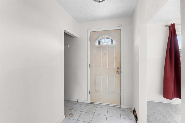 Living room - 167 Hespeler Avenue, Winnipeg, MB R2L0L5 Photo 5