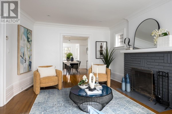 Foyer - 167 Welland Avenue, Toronto, ON M4T2J6 Photo 4
