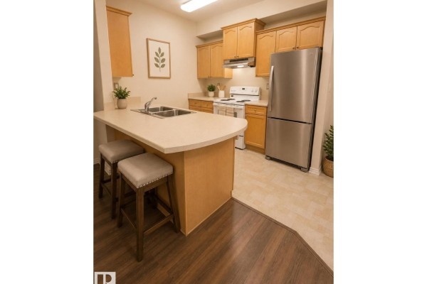 Primary Bedroom - #204 16715 100 Av Nw Nw, Edmonton, AB T5P4Z5 Photo 4