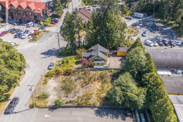 1672 Cedar Rd, Ucluelet, BC, photo 3