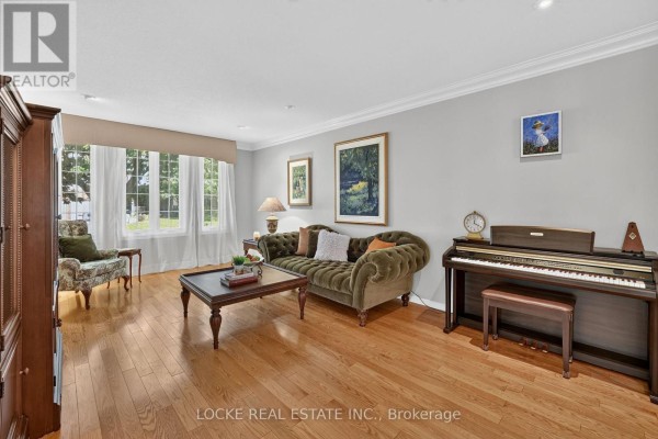 1672 Des Ravins Place, Ottawa, ON K1C6H7 Photo 4