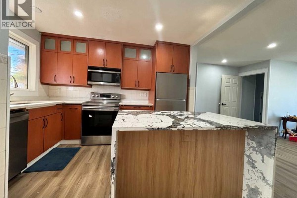 Bedroom - 1672 Marlyn Way Ne, Calgary, AB T2A3K7 Photo 3