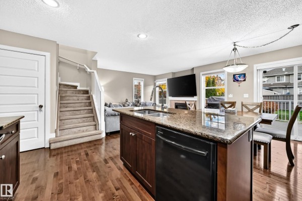 Kitchen - 1673 Cunningham Wy Sw, Edmonton, AB T6W0W5 Photo 3